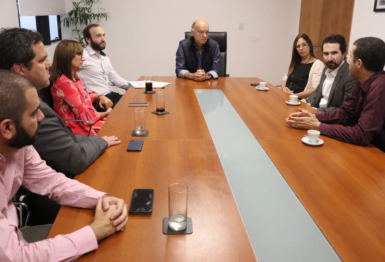 Firman convenios con el Museo del Holocausto