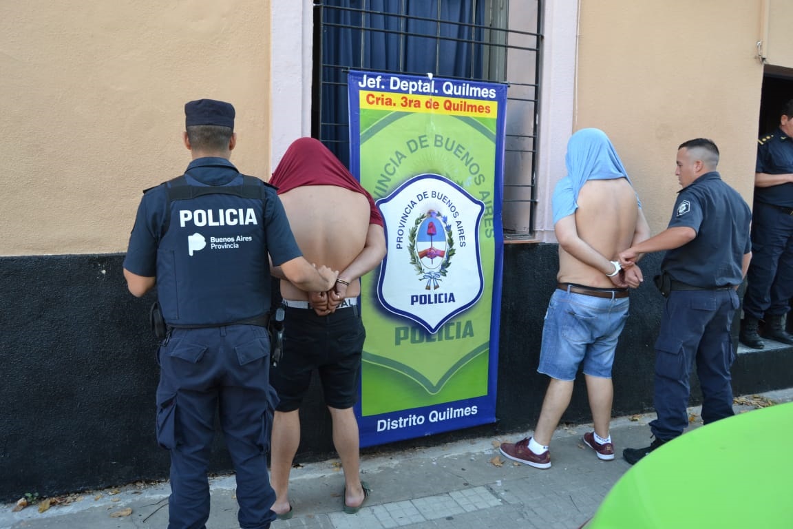Autos de alta gama, armas y drogas en la detención de dos hermanos narcos