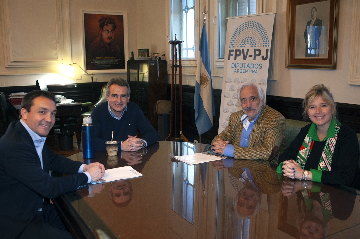 Watson impulsa la construcción de Hospital Universitario en Varela