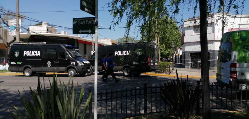 Toma de rehenes, dos muertos y heridos en un vivero de Calzada