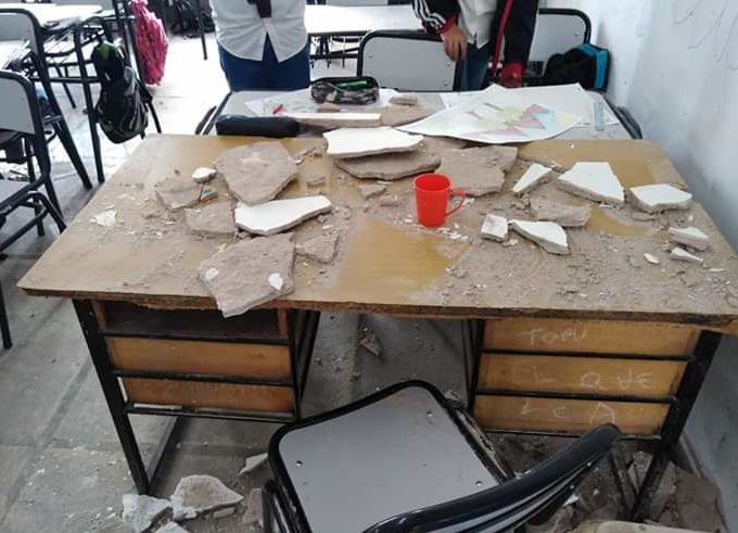 Docente herida por la caída del techo en una escuela de Varela