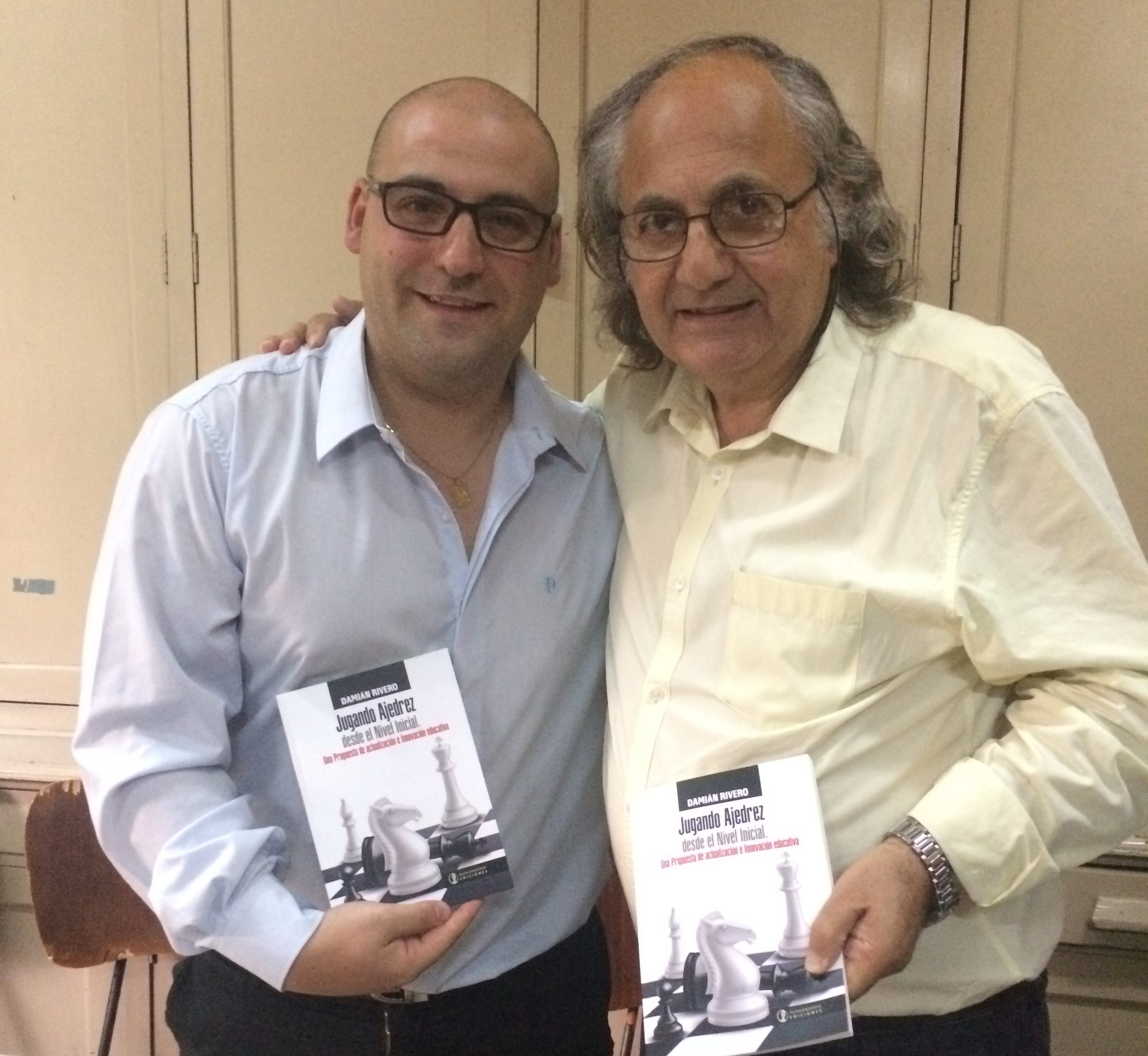 Presentaron «Jugando Ajedrez»  de Damián Rivero