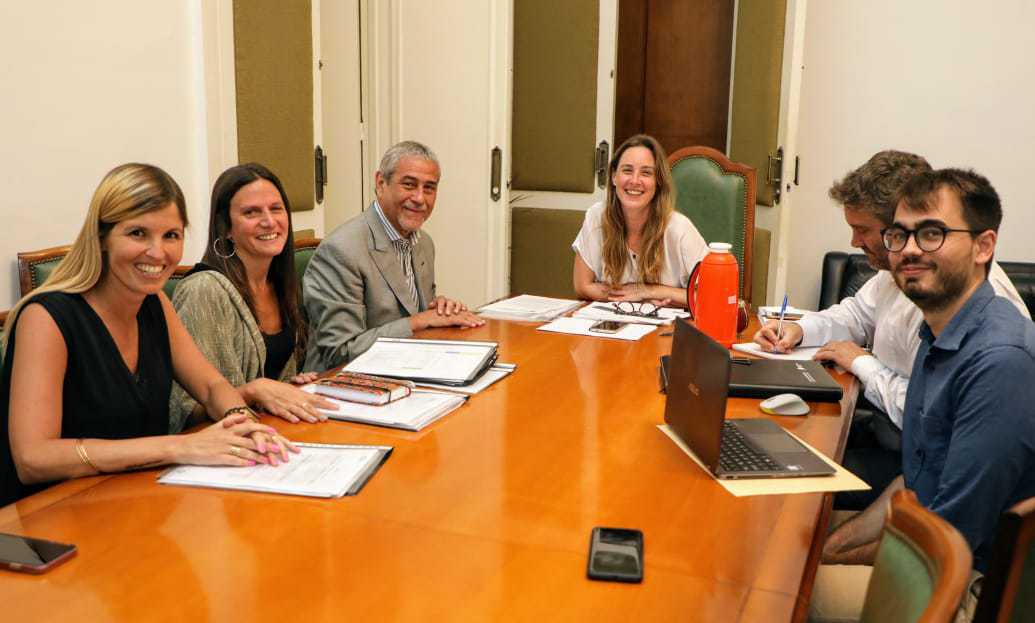 Ferraresi coordinó tareas con la ministra de Educación