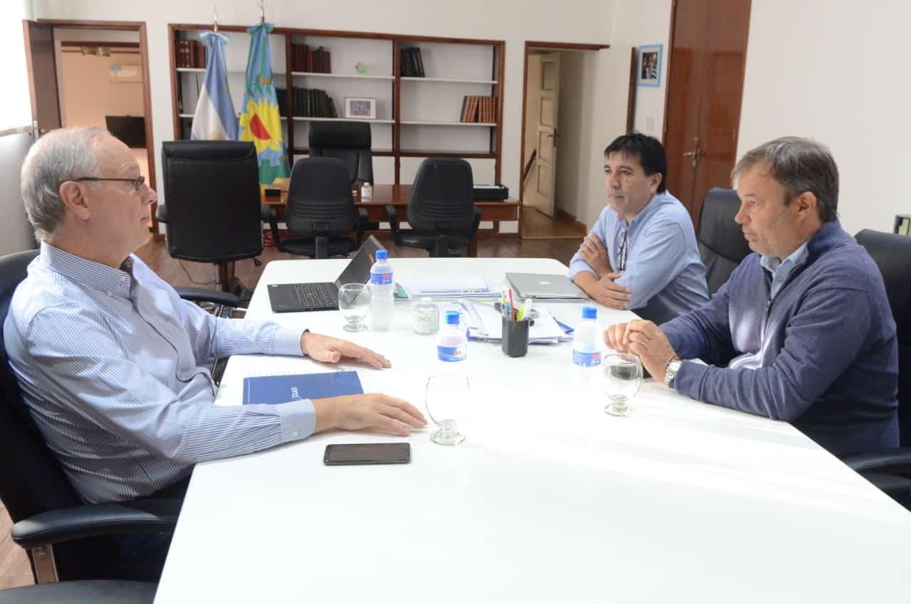 Cascallares se reunió con Gollan por el estado del Oñativia y el Meléndez