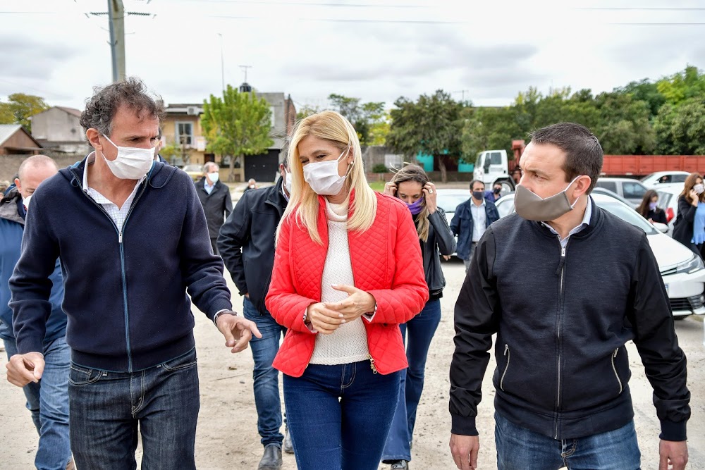 Watson recorrió las obras del hospital modular con Magario y Katopodis