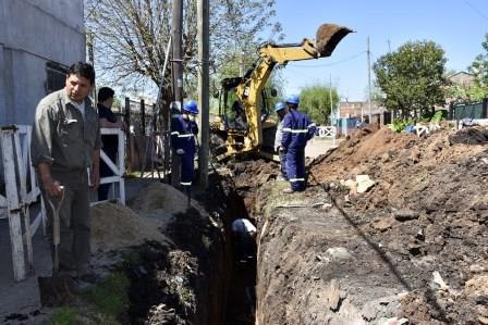Malvinas: comenzaron a abastecer barrios con agua potable