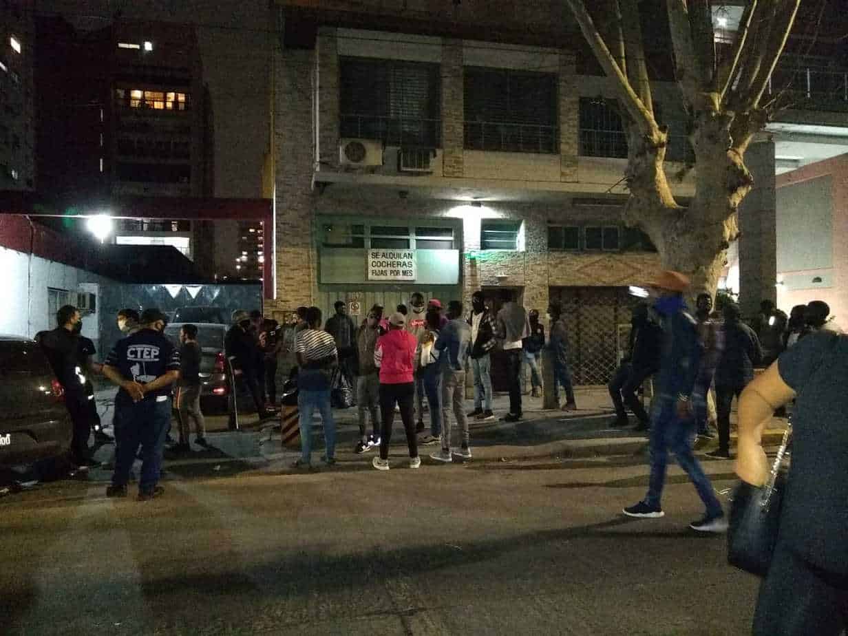 Cuatro vendedores senegaleses detenidos y protesta frente a la comisaria