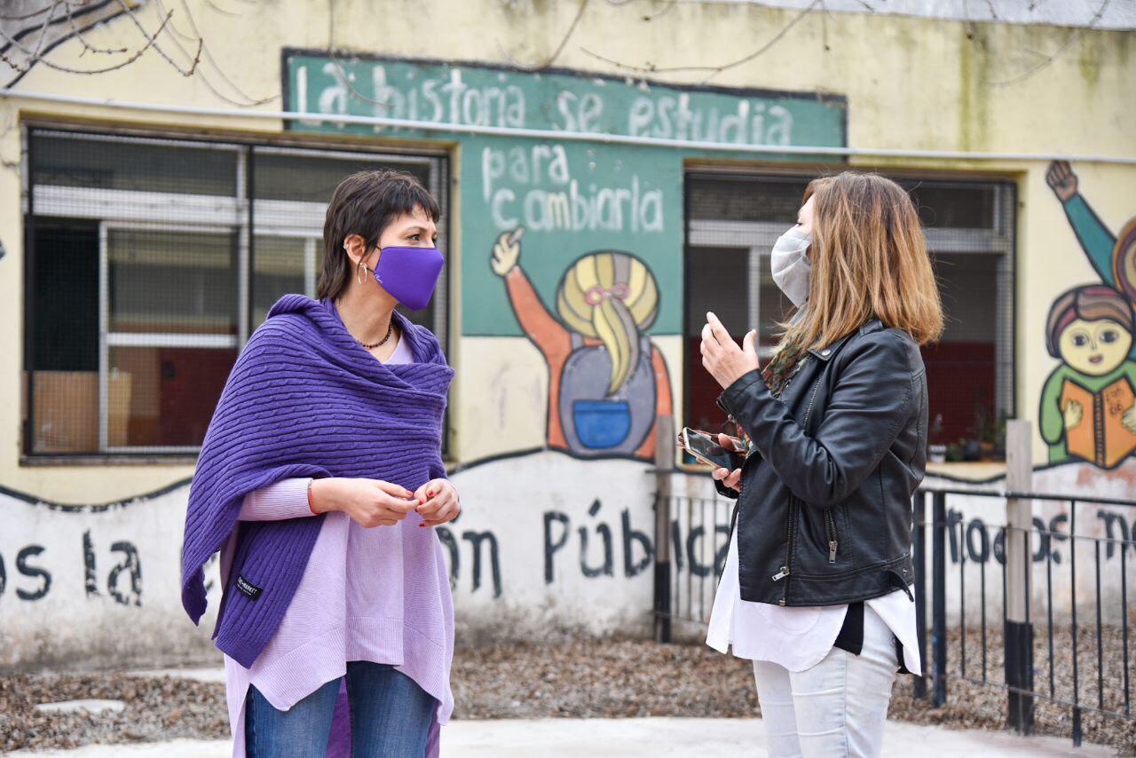 Mayra recorrió obras en las escuelas de Ezpeleta