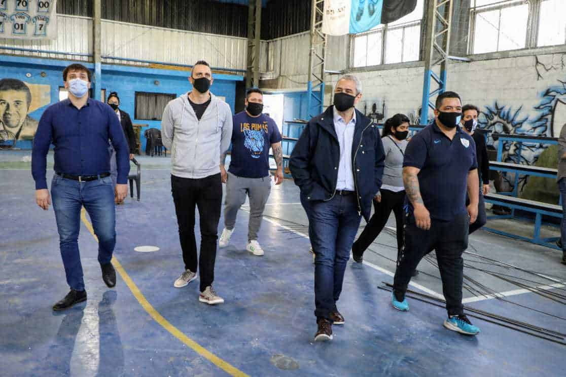 Ferraresi recorrió obras en clubes de barrio
