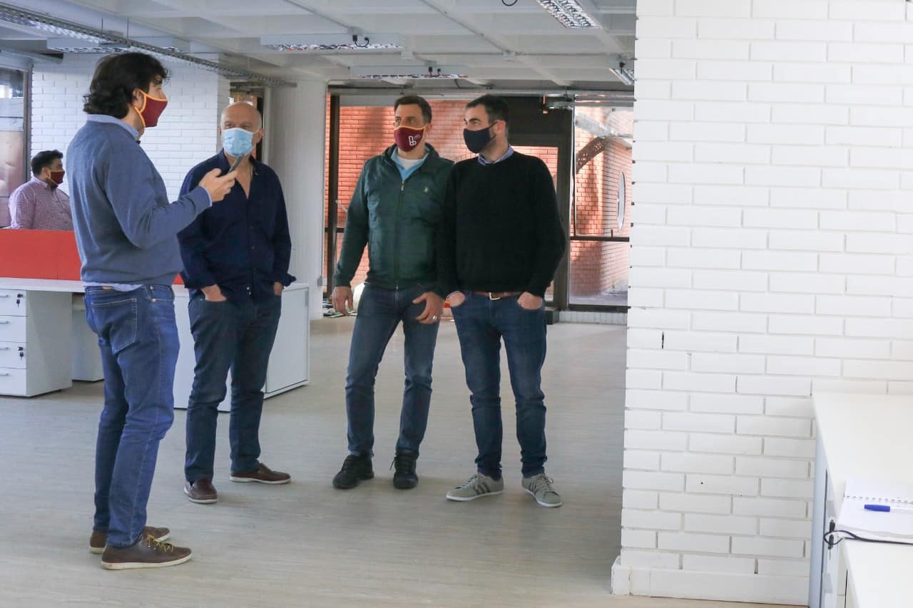 Grindetti visitó las obras de remodelación del centro de Innovación Tecnológica local