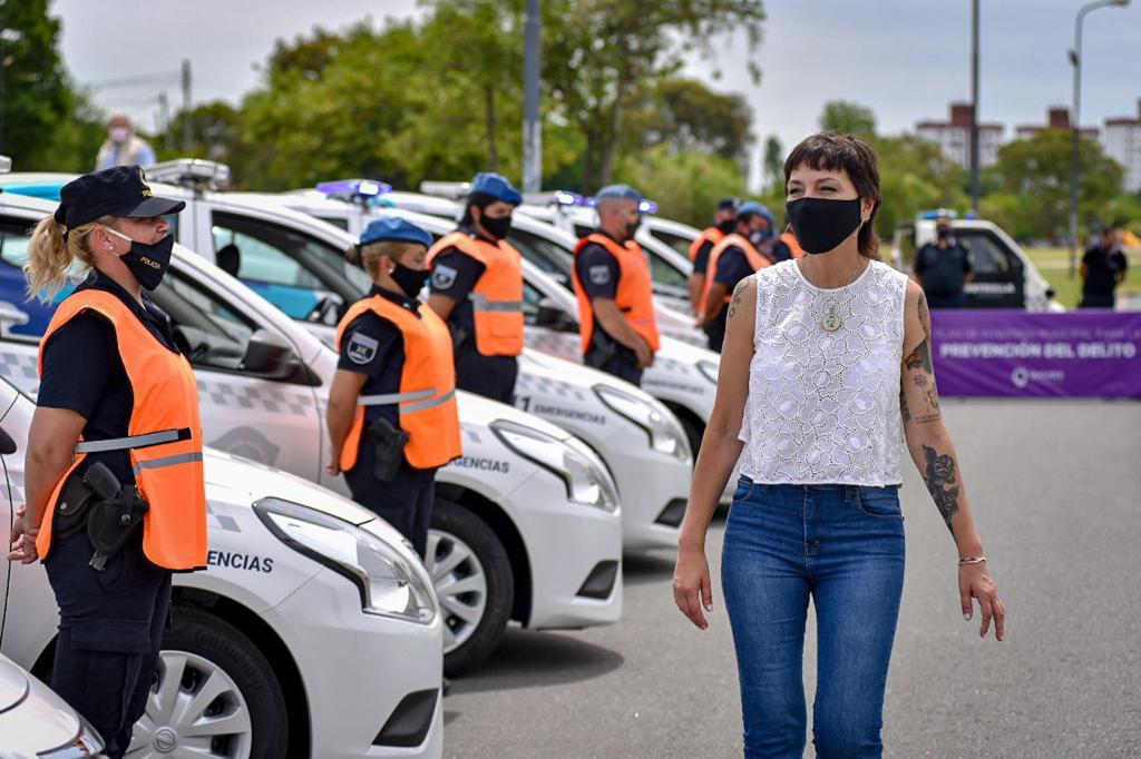 Mayra entregó otros diez nuevos patrulleros a la policía bonaerense