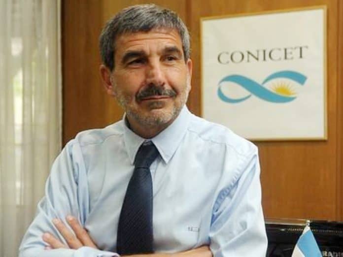 Para Salvarezza, la vacunación contra el Covid llevará «gran parte» del próximo año