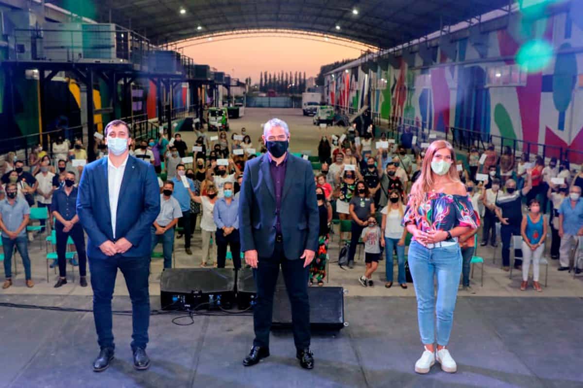 Ferraresi encabezó una entrega de subsidios junto a Chornobroff y Sierra