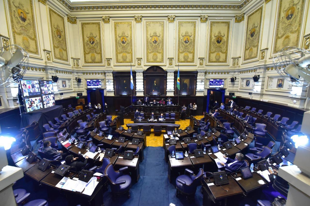 Con apoyo de Cambiemos Diputados aprobó el proyecto para que la provincia compre vacunas