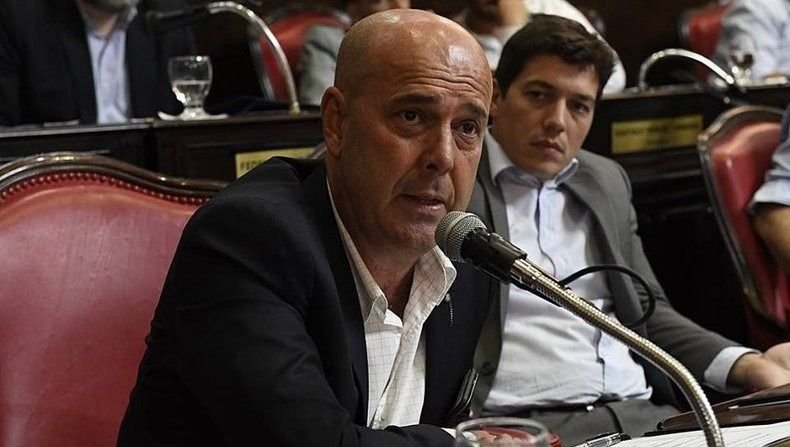 “Le liberamos las manos al gobernador para ingresar al mercado de vacunas”
