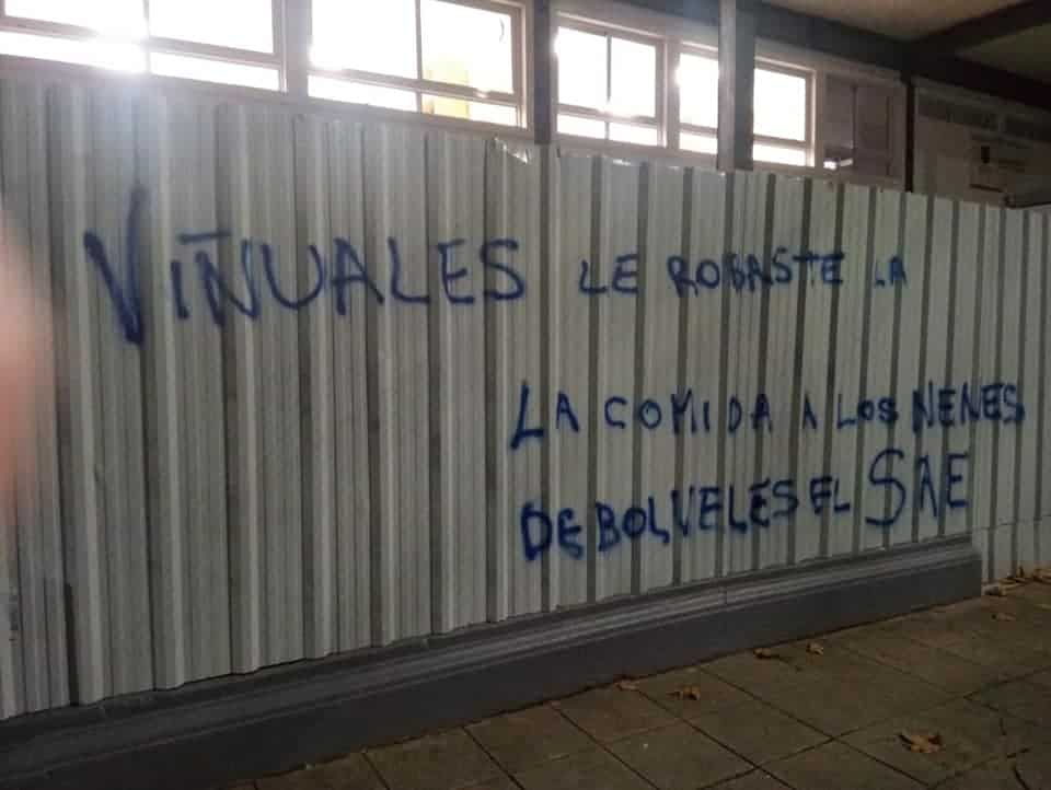 #Lomas – Viñuales denunció pintadas políticas en su contra en la escuela de sus hijos