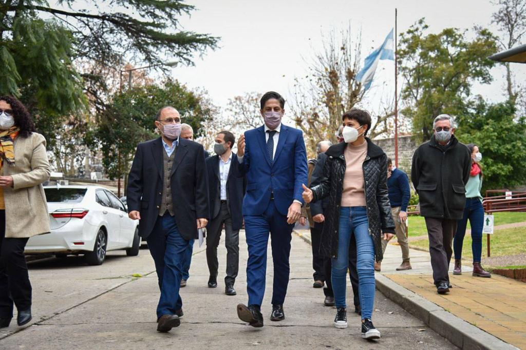 Junto a Trotta, la UNQ inició la construcción de la tercera etapa del Pabellón Central