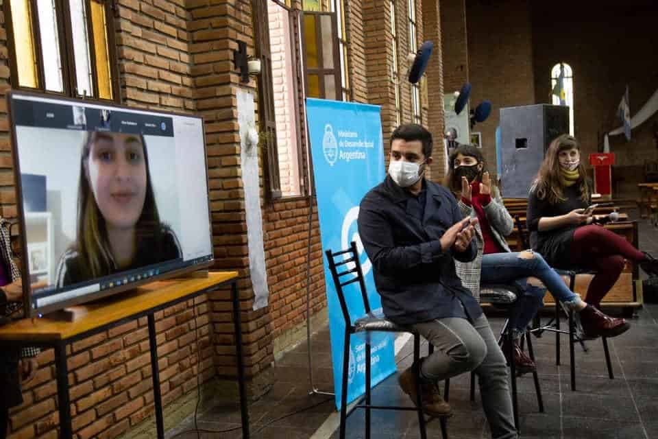 Lanzaron diplomaturas universitarias en cuidados