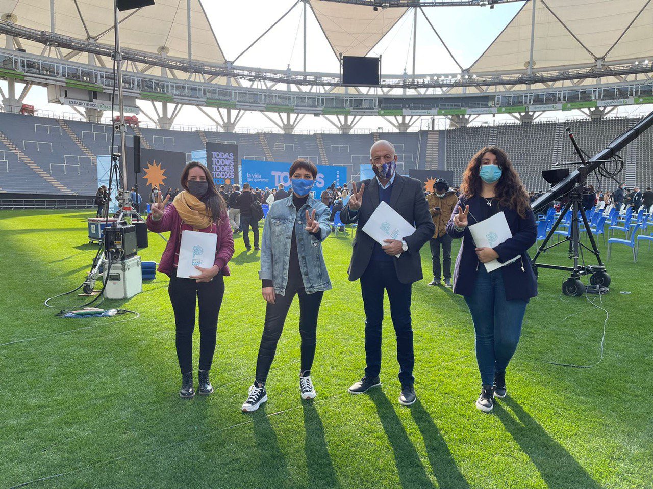 Mayra en el plenario del FdT: «La gente sabe lo que significa Macri gobernando y lo que significa el Kirchnerismo»