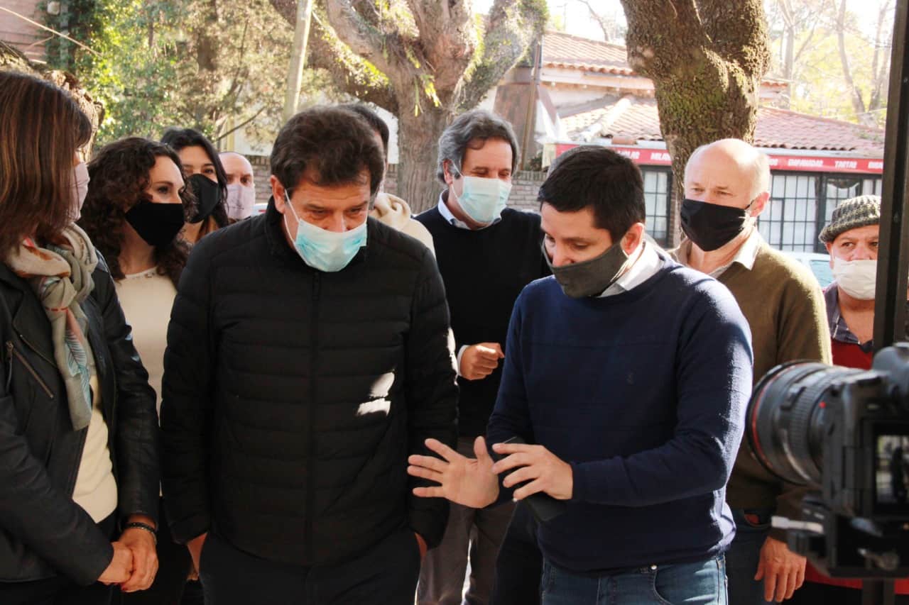 Junto a Fernando Pérez y Walter Queijeiro, Facundo Manes recorrió el hospital de Quilmes