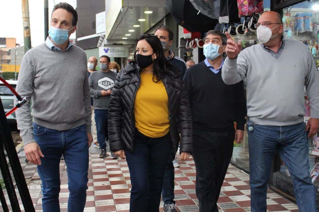 Juntos llevó a Fernán Quirós para contrarrestar la campaña de salud del oficialismo