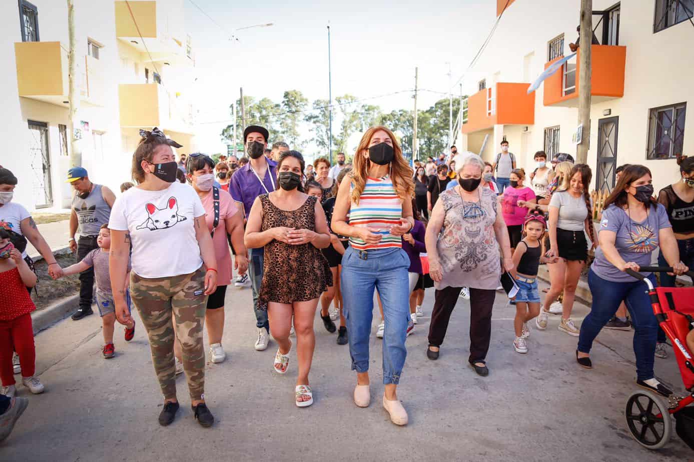 Sierra refuerza su campaña con visitas a obras de viviendas