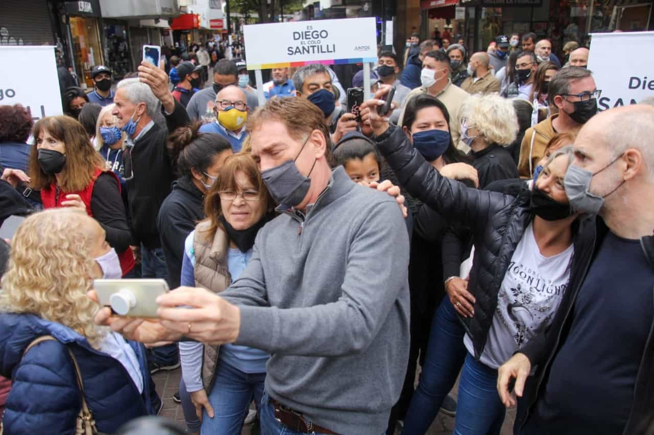 Larreta y Santilli en Quilmes: charla con vecinos, recorrida y pedido de fiscalización