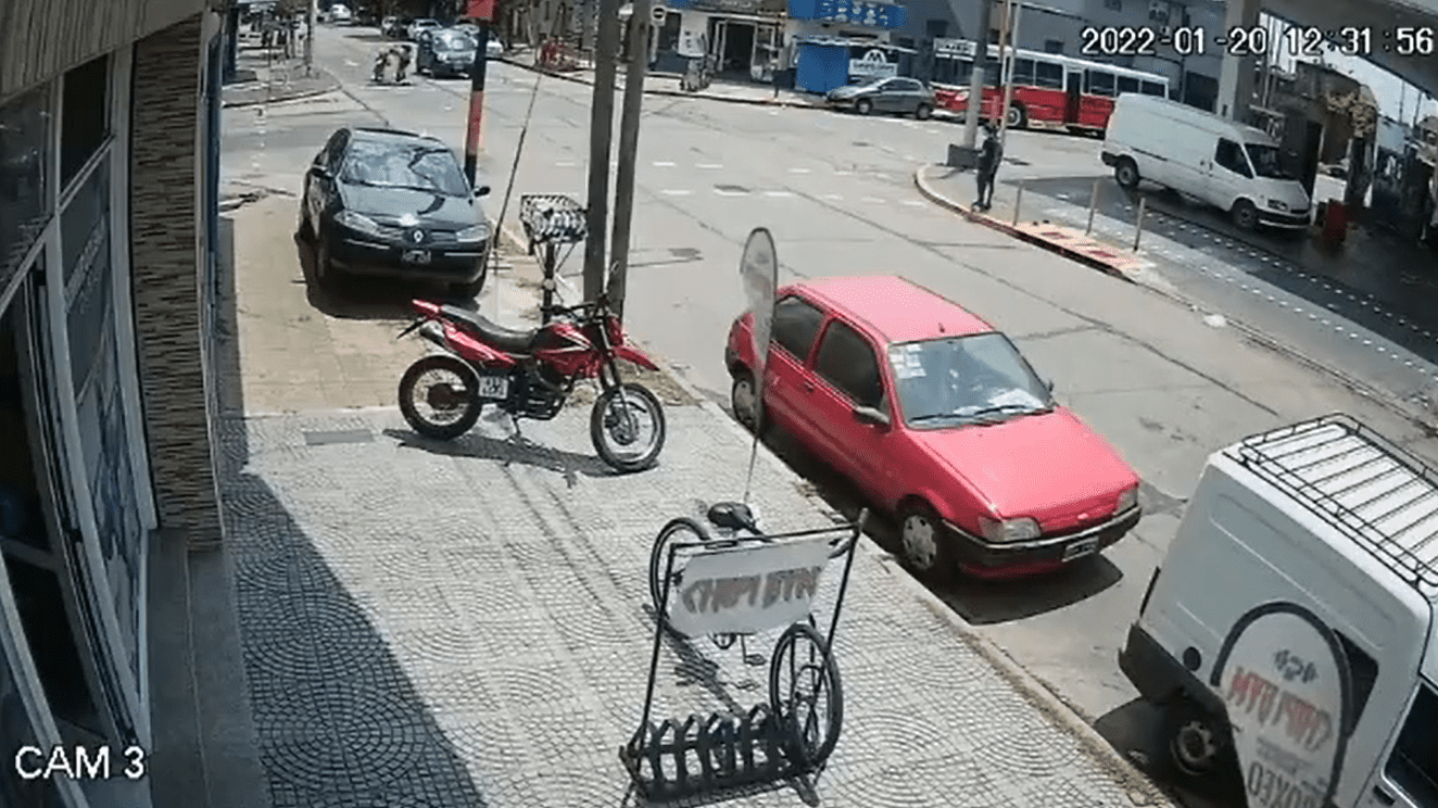 Una mujer falleció tras ser atropellada y arrastrada por una moto en Wilde