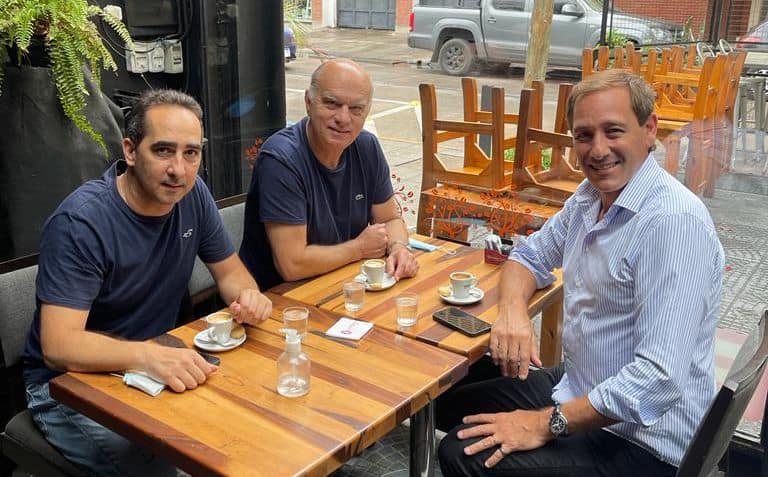 Grindetti tiende puentes con los sin tierra del PRO