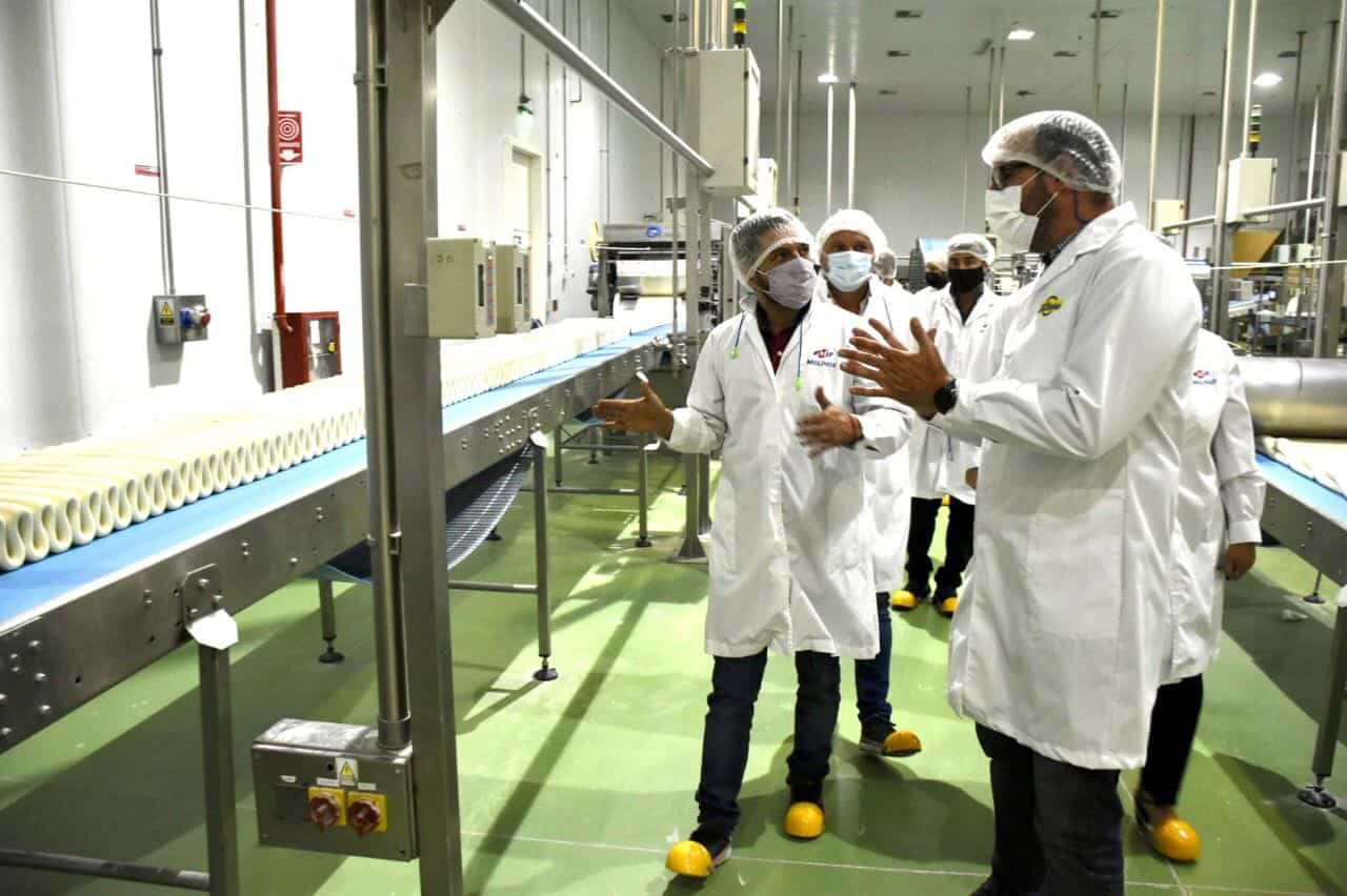 Fabiani recorrió la fábrica de La Salteña en Burzaco