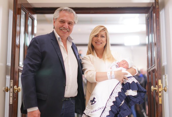 Alberto y Fabiola presentaron oficialmente a Francisco