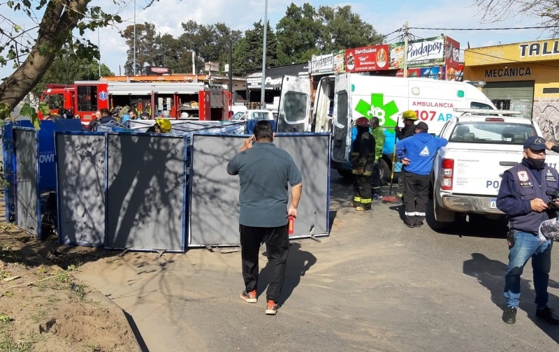 Cuatro muertos por el choque de un auto contra un árbol