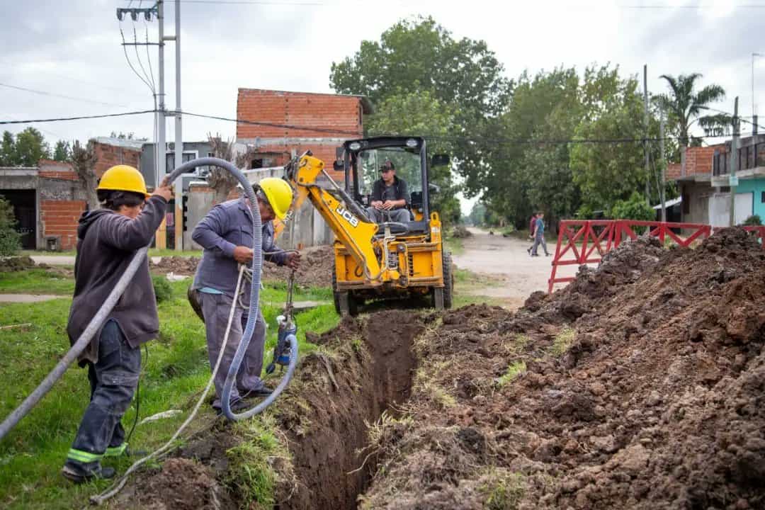 Avanzan los trabajos de cloacas en el barrio La Paz