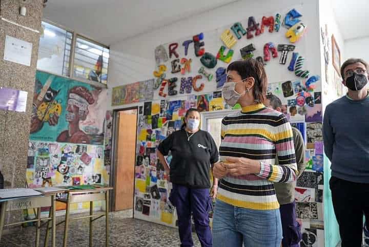 EMBA: Mayra Mendoza recorrió el edificio y se reunió con las nuevas autoridades