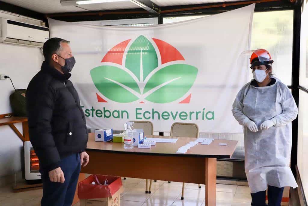 Gray visitó puntos de testeos en el distrito