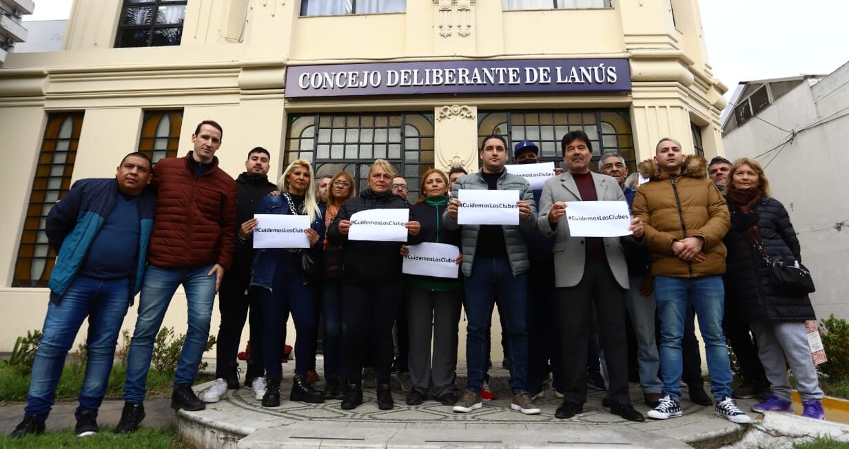 Juntos pide simplificar el acceso de los clubes de barrio a la tarifa social y habla de tarifazos