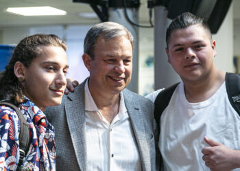 Cascallares lanzó el programa de Fortalecimiento Democrático en escuelas secundarias