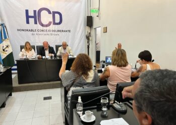 El presupuesto partió a la oposición en Brown