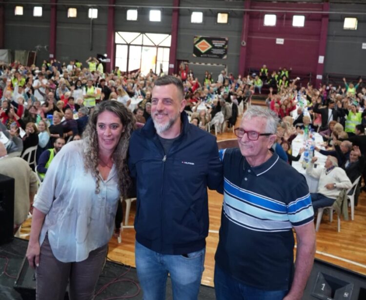 Kravetz celebró el día del jubilado con mil adultos mayores