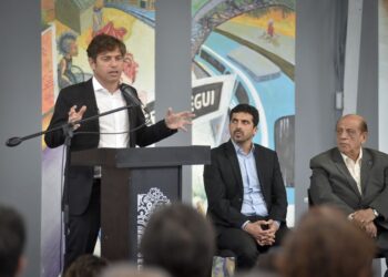 Kicillof y Filmus firmaron convenios para construir cinco centros tecnológicos