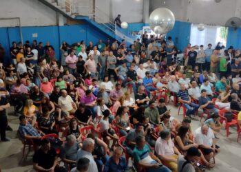 Primer plenario de la mesa “Milei Presidente 2023” en la Tercera