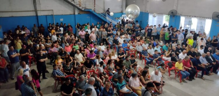 Primer plenario de la mesa “Milei Presidente 2023” en la Tercera