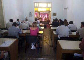 El Concejo aprobó el presupuesto con reparos de la oposición por los superpoderes