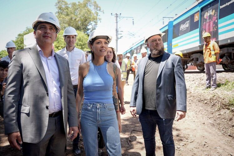 Mayra y el titular de Trenes supervisaron la obra de la nueva estación