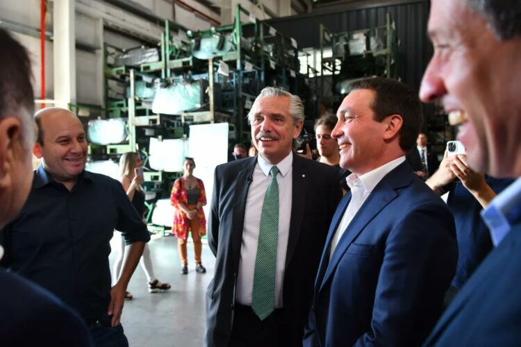 Visita oficial y política de Alberto a Varela