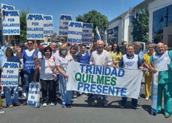 Médicos paran en las clínicas Trinidad en reclamo de mejores salarios