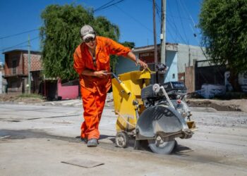 Avanza la obra de 30 cuadras de asfalto y desagües en Santa María
