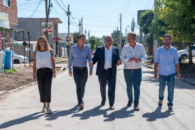 Manzur puso un pie en el Conurbano con una inauguración de obras en Brown