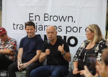 Grindetti se mete en la interna de Brown con un encuentro de Pastores Evangélicos