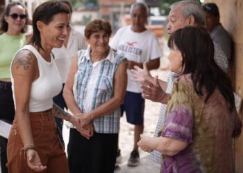Mayra supervisó obras en Azul
